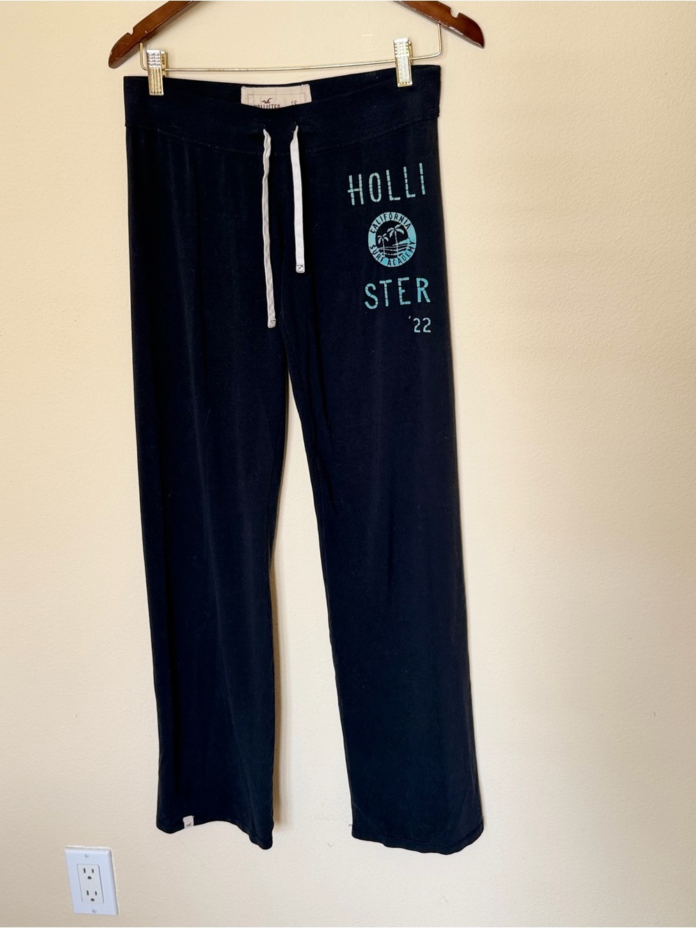 Vintage Y2K Hollister Navy Sweatpants - Picture 4 of 14